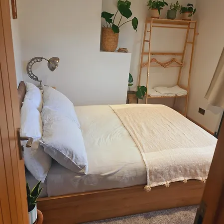 Πανσιόν Lush Bedminster *